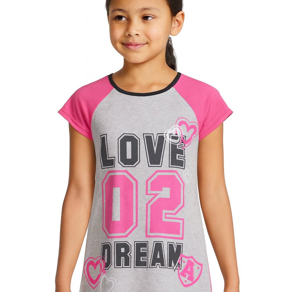 Girls “Love 02 Dream” Nightgown – Size Medium (7/8)